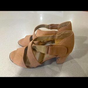 Naturalizer open- toe heels